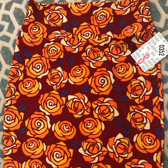 LuLaRoe rose Cassie. Never worn new with tags. - Picture 1 of 1